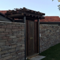 Stacked Ledgestone Cabernet Fence CSI-065